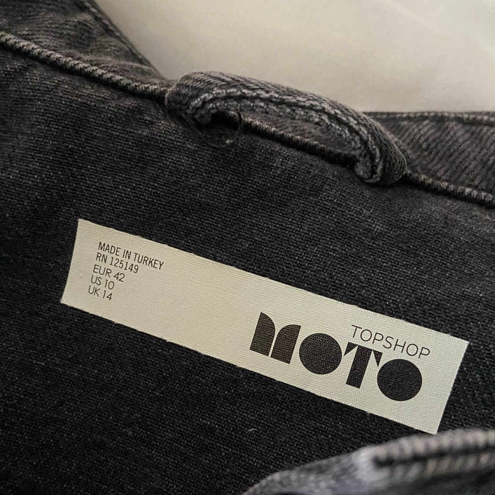 ❌SOLD❌ Topshop Moto Raw Hem Cropped Black Denim Jacket - Picture 3 of 6